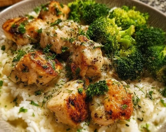 Creamy Garlic Chicken Rice Bowls